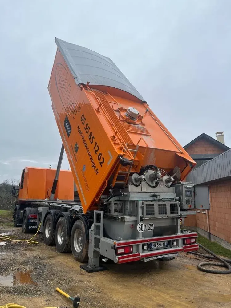 camion-appli-fluide-chantier